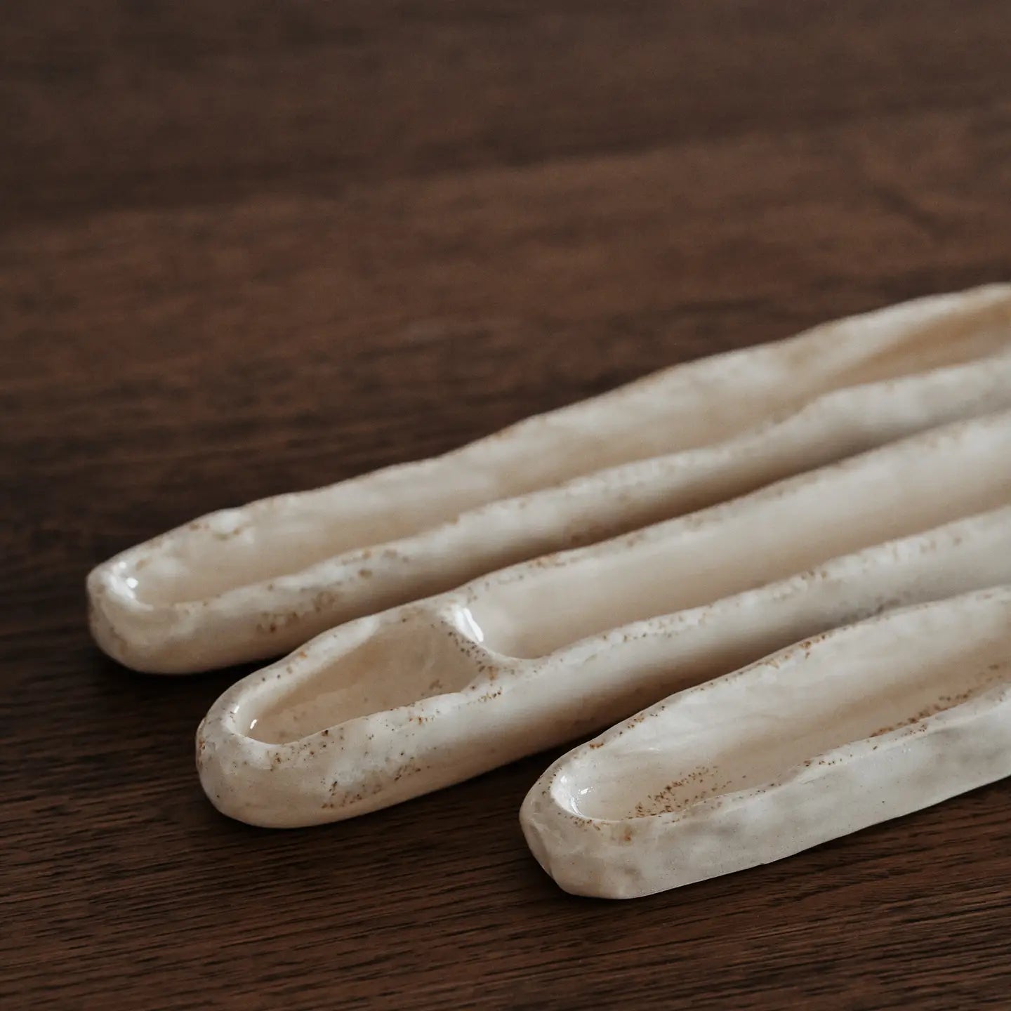 Snacksbricka i keramik