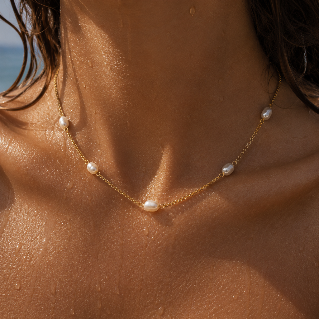 Classic pearl necklace