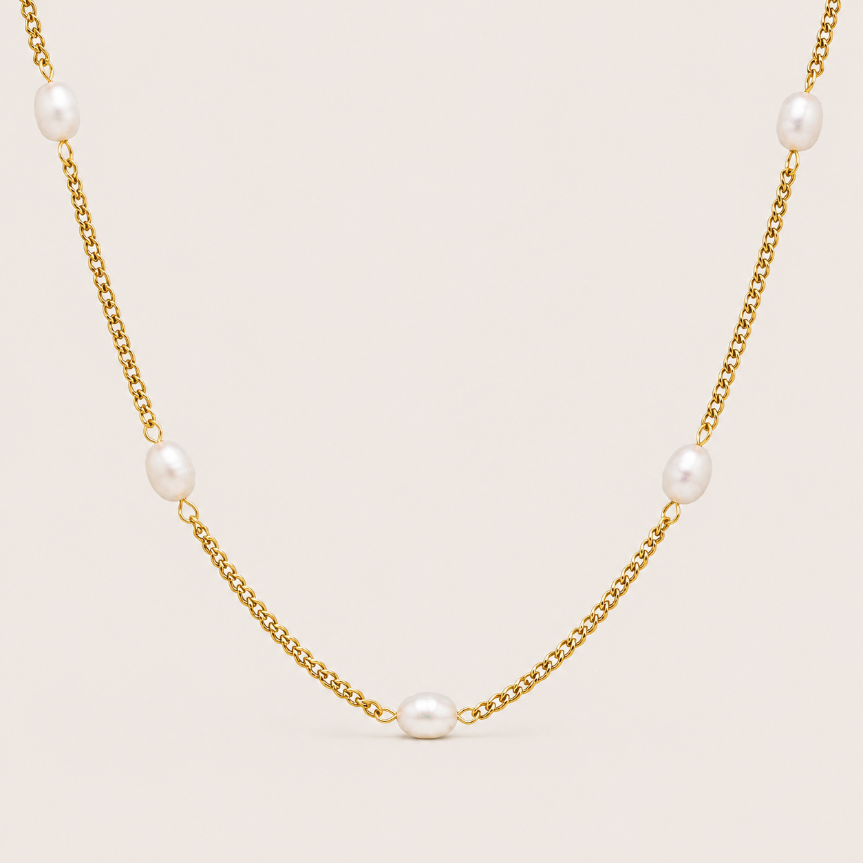 Classic pearl necklace