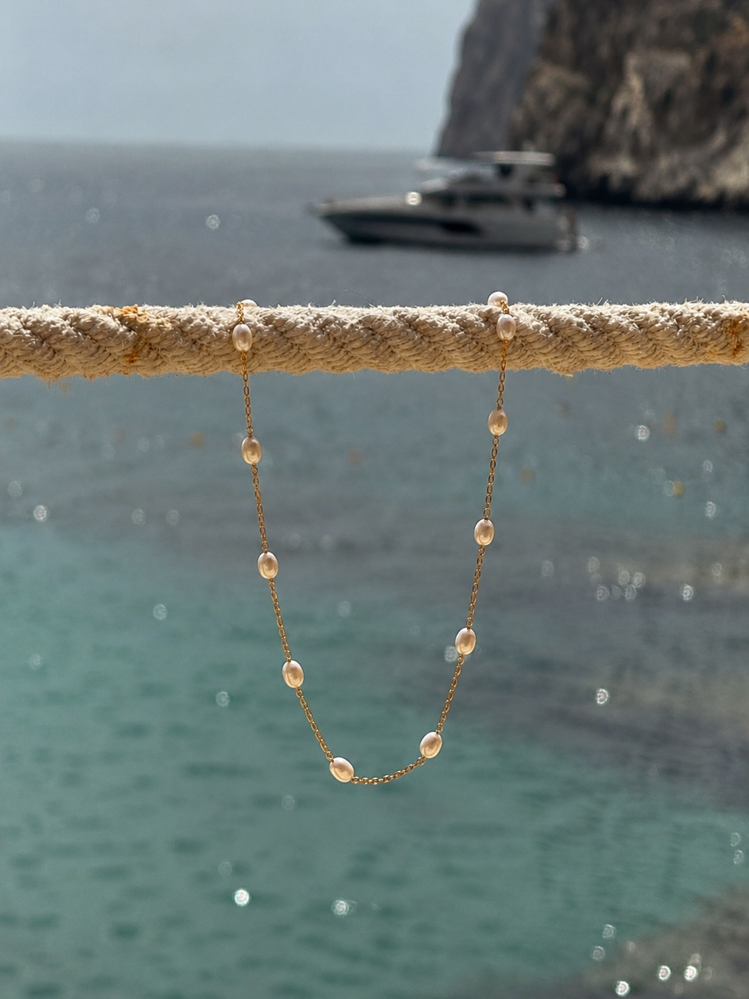 Classic pearl necklace